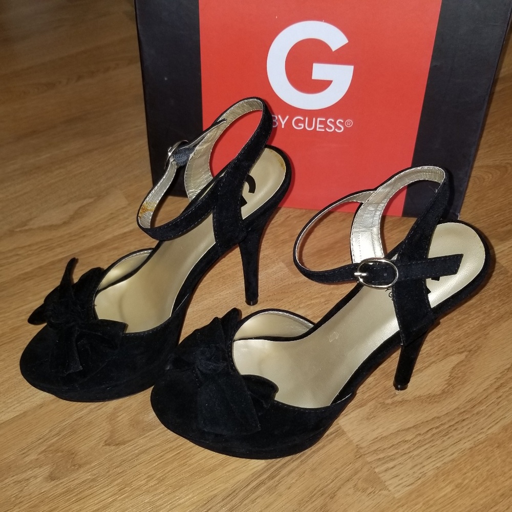 Guess velvet bow high heels 6.5